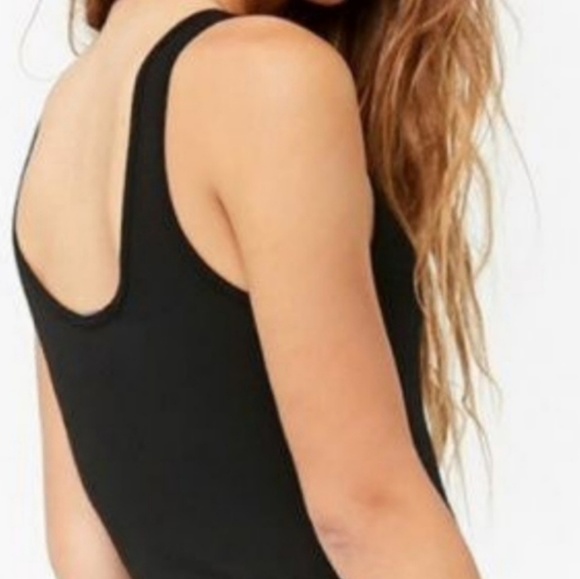 ๐HOSTPICK Iron Fist Classic Ribbed Thong Bodysuit - Picture 3 of 4